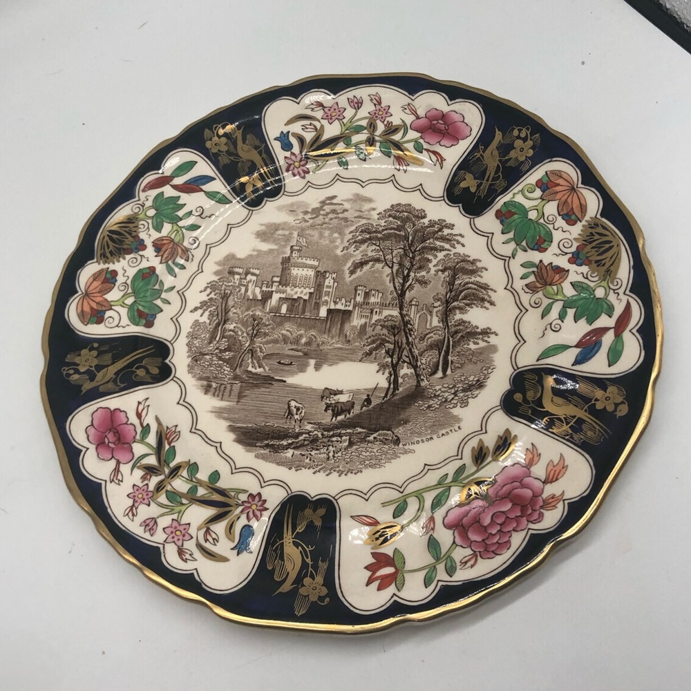 Masons Ironstone CHRISTMAS PLATE 1975 WINDSOR CASTLE collectors display 10"